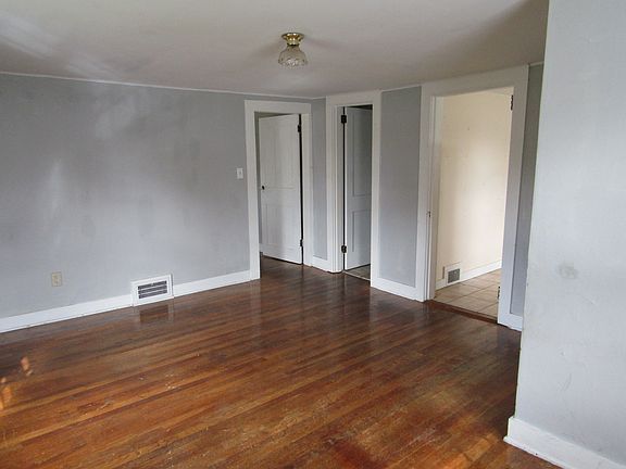 2nd image of 406 W Irish St #4