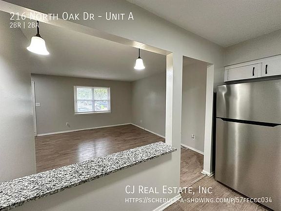 4th image of 216 N Oak St Unit A