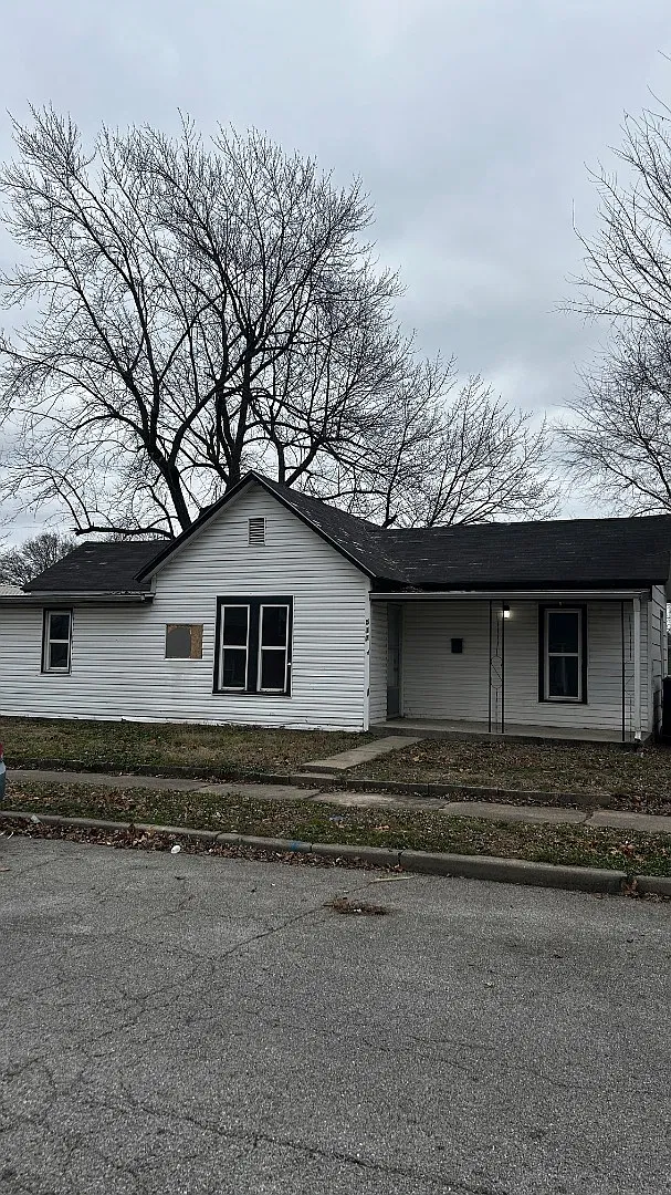 517 N Webb St — Photo 1