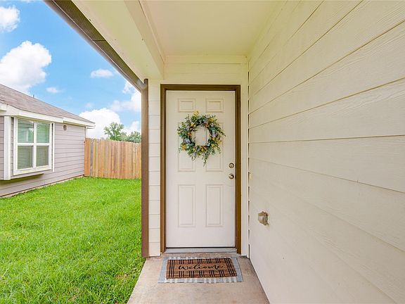 3rd image of 219 Lisa Marie Dr