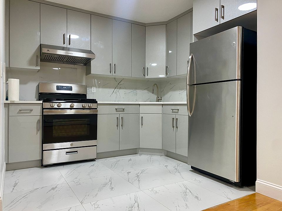 1st image of 2559 Parsons Blvd Floor 2