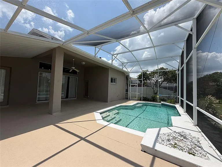 13813 Bluewater Cir — Photo 34