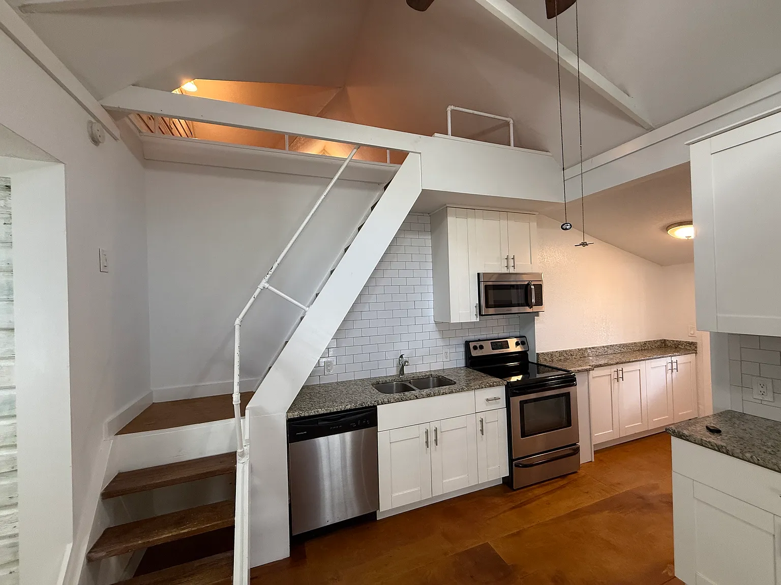 Studio, 500 sqft, $1,695 — Photo 4