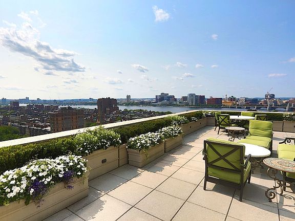 2nd image of 2 Commonwealth Ave #Penthouse 3-4