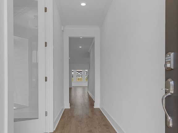 3rd image of 643 Conifer Dr