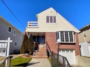 14510 Newport Ave, Rockaway Park, NY