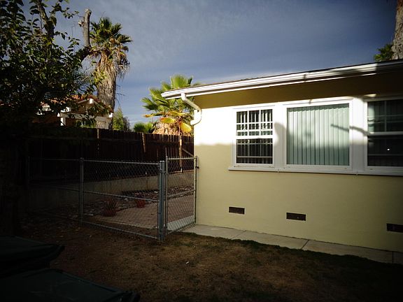 3rd image of 328 1/2 W 15th Ave