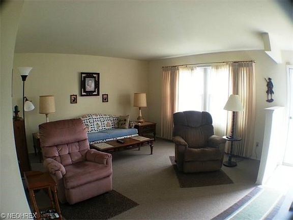 3rd image of 4076 Aleesa Dr SE