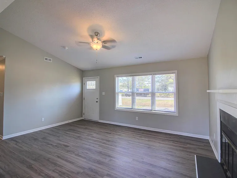 329 McCotter Blvd — Photo 7