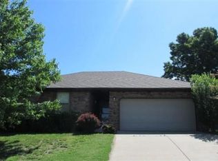 4388 S Hemlock Ave, Springfield, MO 65810