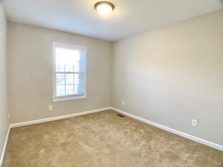 842 Shelton Cir — Photo 22