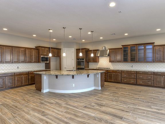 4th image of 9402 W Daley Ln