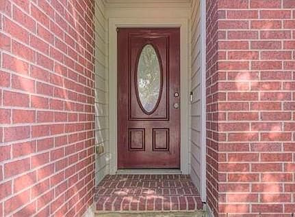 2nd image of 7210 Chasegrove Ln