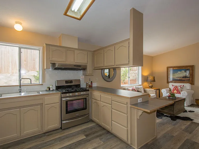307 El Sueno Rd — Photo 9