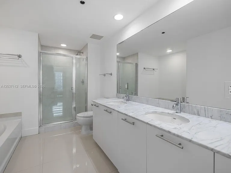 950 Brickell Bay Dr #1404 — Photo 22