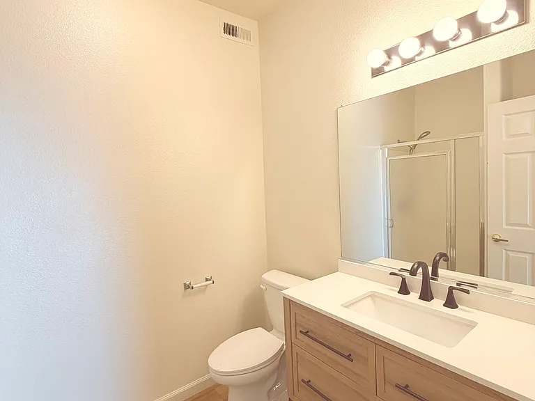 1249 W Spruce Ave — Photo 9
