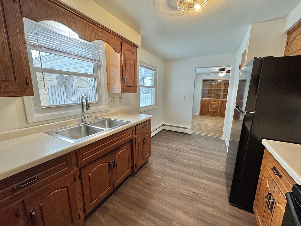 1st image of 406 N Saint Bernard Dr