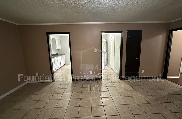 5043 Bowdoin Dr — Photo 7
