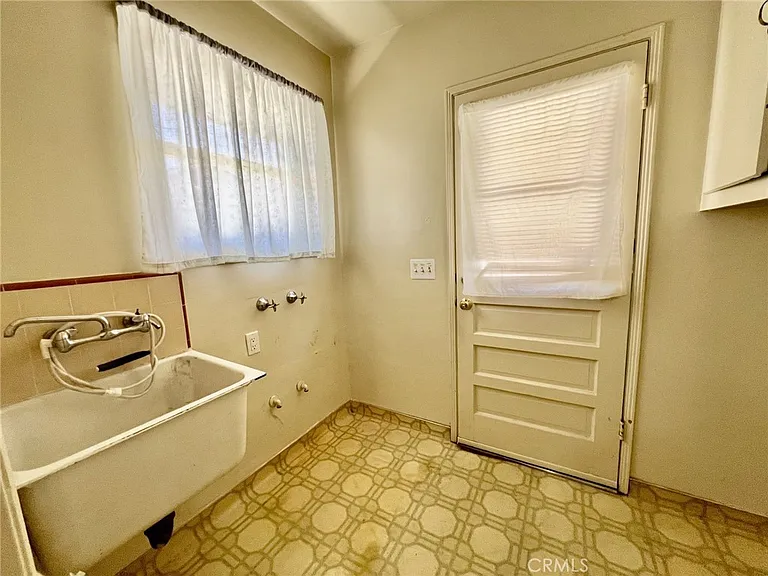 2408 S 8th Ave — Photo 13