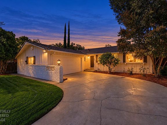 2nd image of 8563 La Riviera Dr