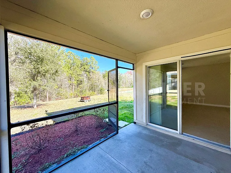 8704 Lake George Cir W — Photo 38