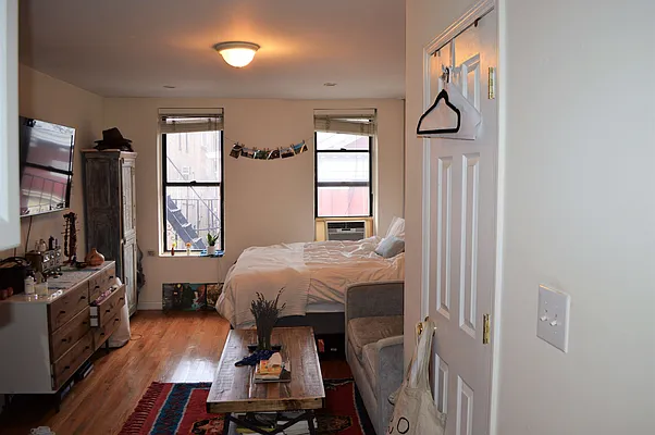 Rented by OvCo Realty | media 6