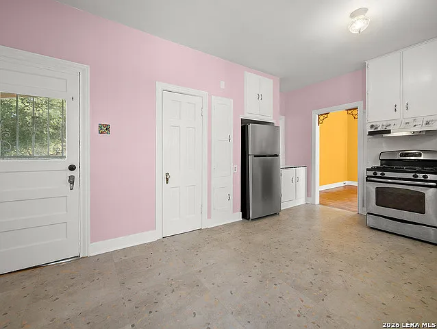 1627 Schley Ave — Photo 12