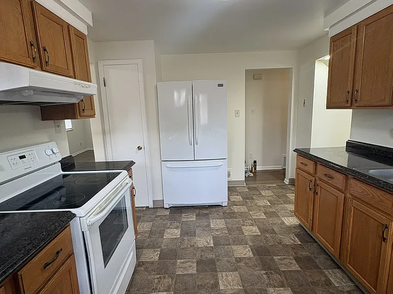 1905 Independence St — Photo 6