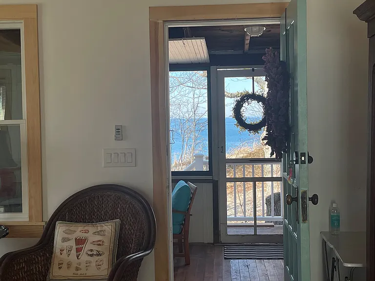 24 Cliff Way — Photo 6
