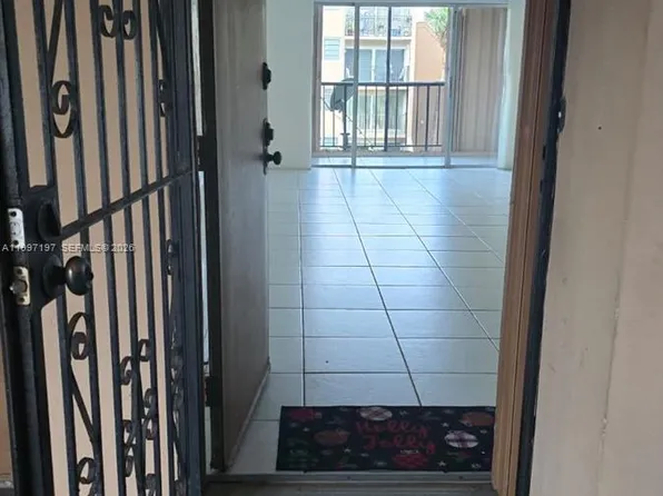702 NW 87th Ave APT 309, Miami, FL 33172