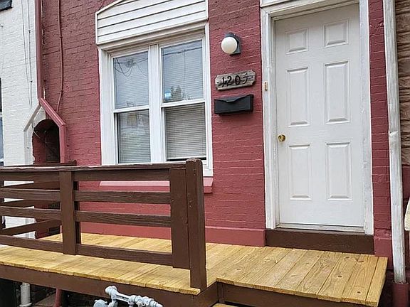 2nd image of 1205 Elm St
