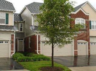 311 Pine Lake Cir, Vernon Hills, IL 60061