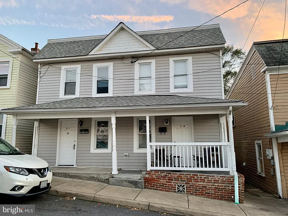 221 Baker St