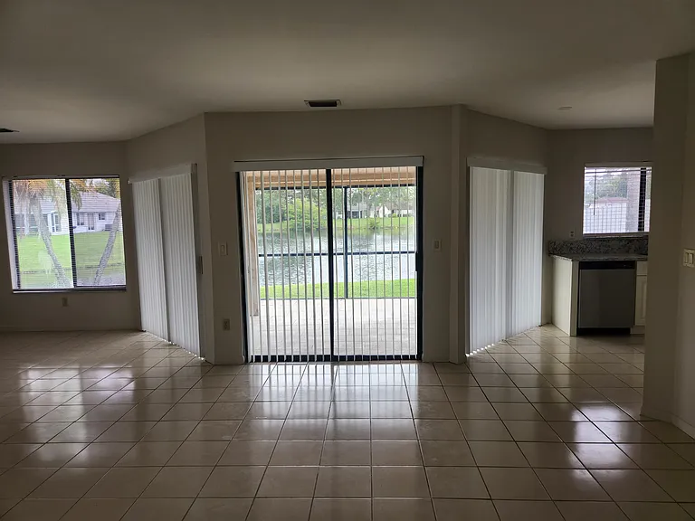 9712 Saratoga Park Ct — Photo 26