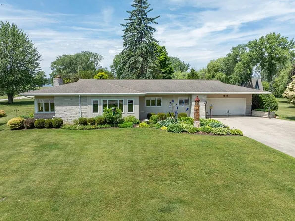 1205 N 3rd Ave, Sturgeon Bay, WI 54235