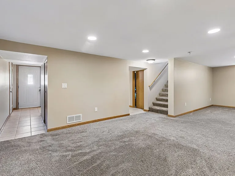 1099 Felix St — Photo 27