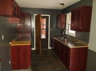 1083 Westlake Woods Dr, Springfield, MI 49037