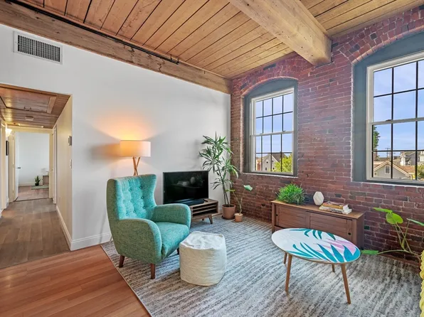 50 Rantoul St APT 407, Beverly, MA 01915