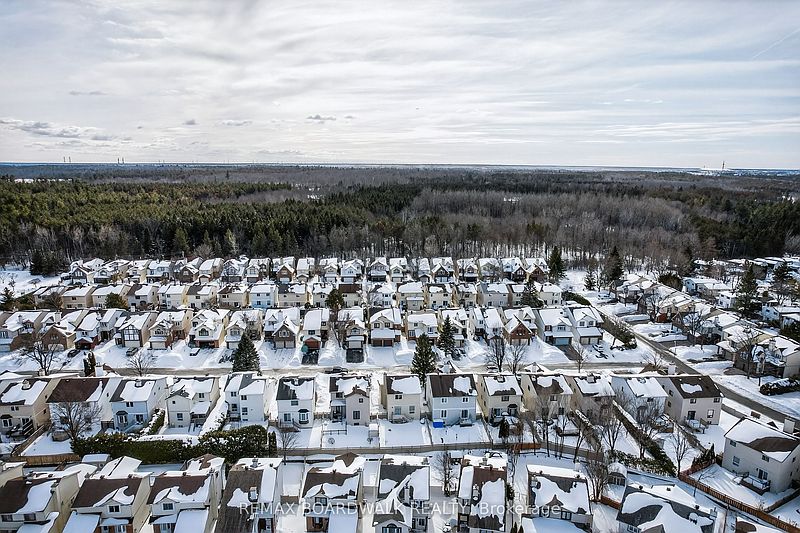 Ottawa House for rent - 4 Bedrooms — photo 32