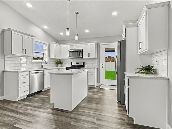 5th image of 304 Bobwhite Way
