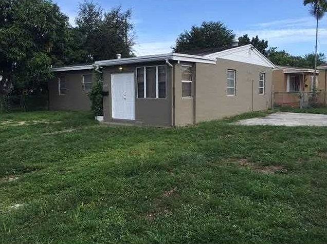 1st image of 1560 NE 158th St