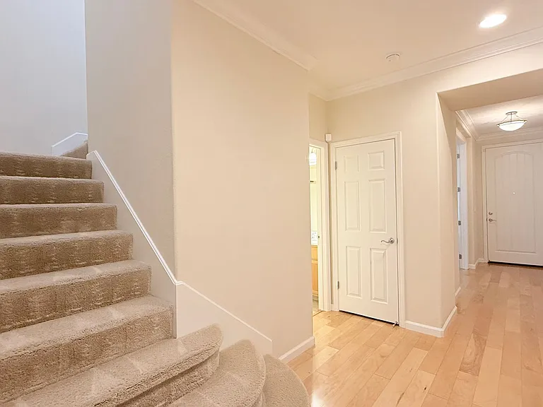 304 Karelian St — Photo 27