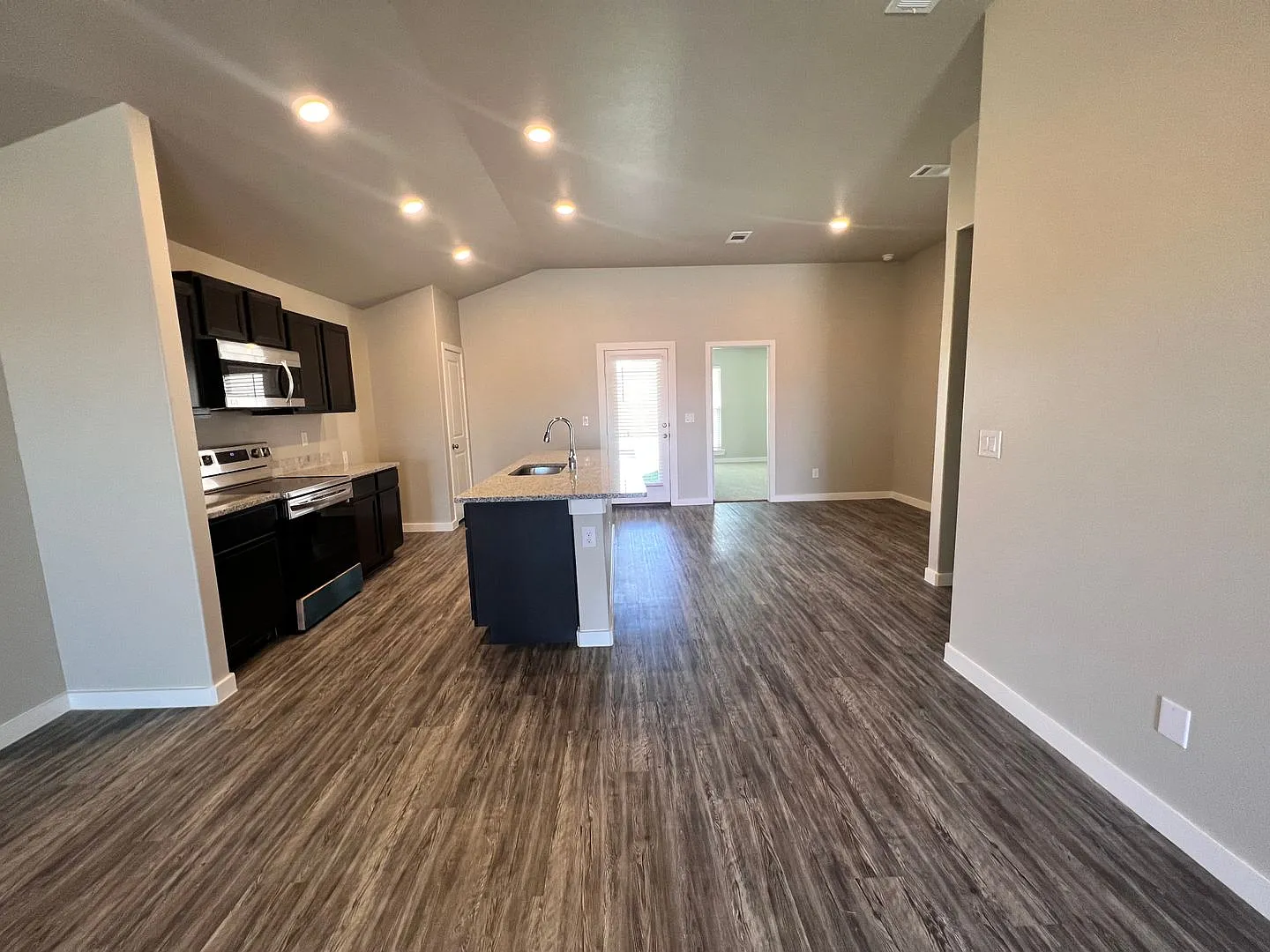 Corner lot, New Construction in FISD — Photo 2