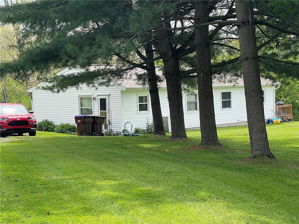 2nd image of 1051 E Lake Rd