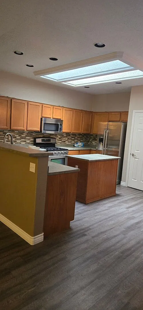 4 Bedroom House — Photo 2