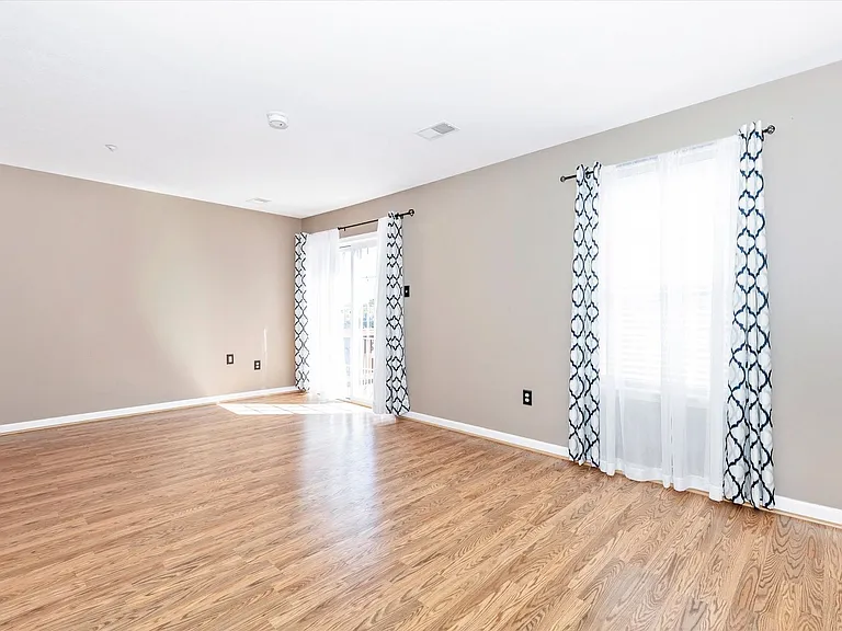 5621 Queen Anne Ct — Photo 6
