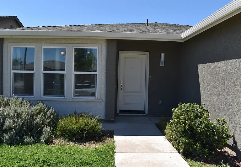 524 Janell Ct — Photo 4