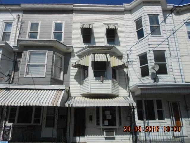 1st image of 121 E Pine St