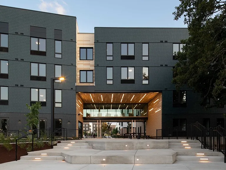 Mahonia Crossing Apartments I — Photo 4