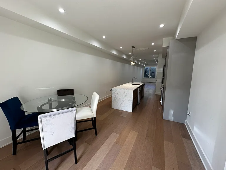 517 M St NE #1 — Photo 6